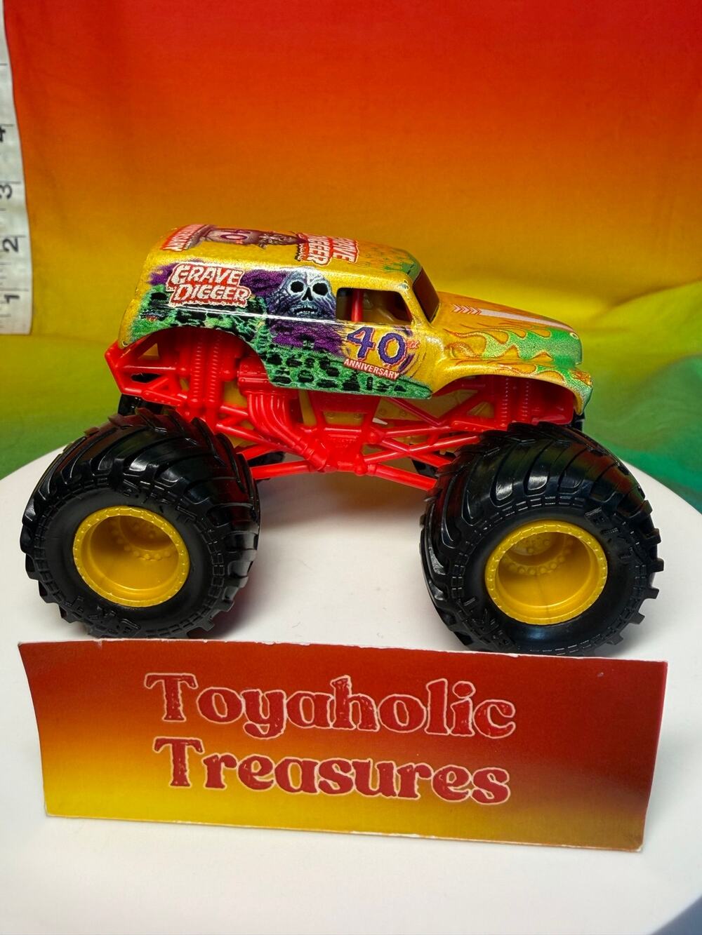 Monster Jam Grave Digger 40th Anniversary Truck 1:64 Scale
